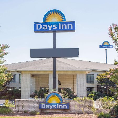 Days Inn By Wyndham Spartanburg Waccamaw Southern Shops Exterior photo
