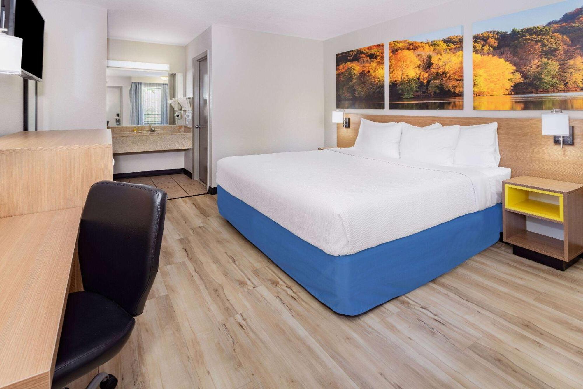 Days Inn By Wyndham Spartanburg Waccamaw Southern Shops Exterior photo